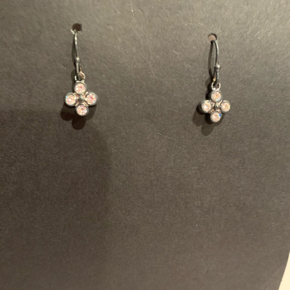 Earrings - Picture 3 of 4